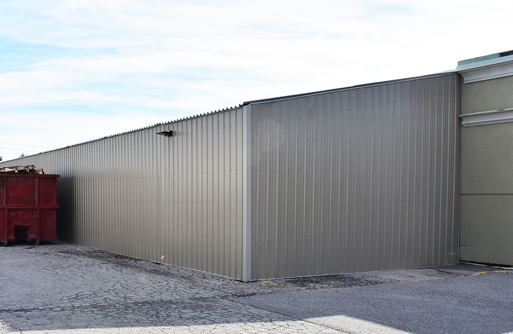 Lean-to shelter for commercial, industrial, municipal, and garden centre storage applications